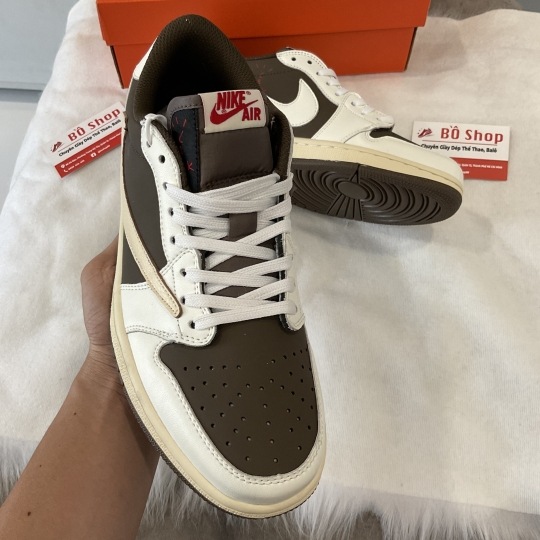 NIKE AIR JORDAN 1 LOW TRAVIS SCOTT 'REVERSE MOCHA'