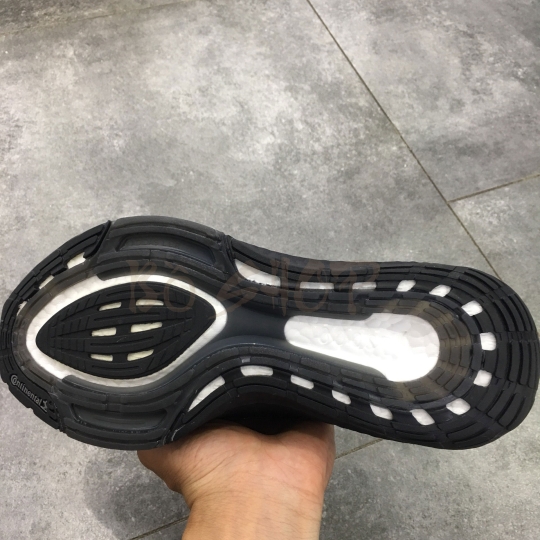 ADIDAS ULTRA BOOST 21 ALL BLACK / TRIPLE BLACK