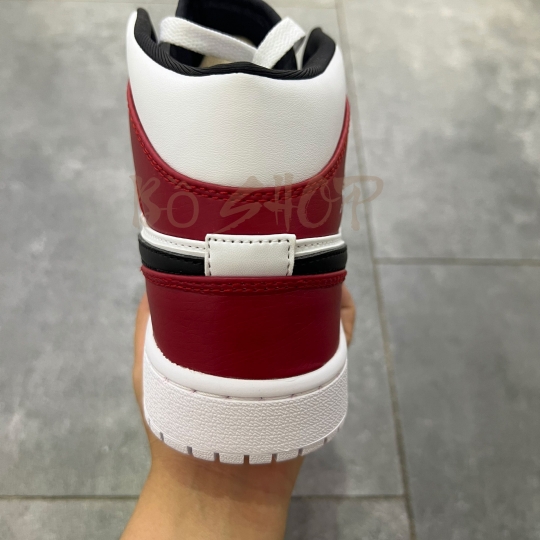 NIKE AIR JORDAN 1 MID WHITE BLACK GYM RED