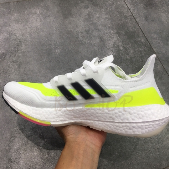 ADIDAS ULTRA BOOST 21 CORE BLACK / SOLAR YELLOW