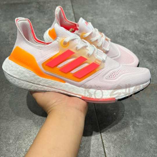 ADIDAS ULTRA BOOST 22 CLOUD WHITE / FLASH ORANGE