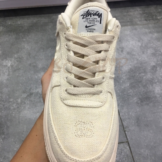 NIKE AIR FORCE 1 LOW STUSSY FOSSIL
