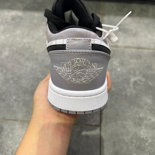 NIKE AIR JORDAN 1 LOW 'ATMOSPHERE' GREY BLACK