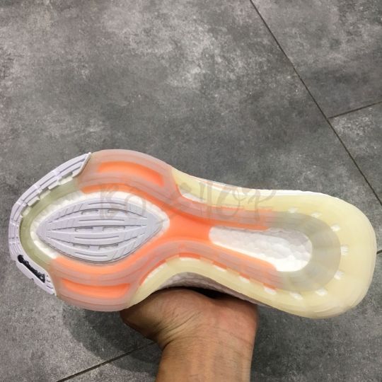 ADIDAS ULTRA BOOST 21 CRYSTAL CLOUD WHITE / GLOW PINK