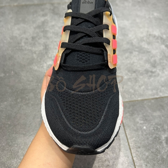 ADIDAS ULTRA BOOST 22 CORE BLACK / FLASH ORANGE