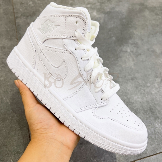 NIKE AIR JORDAN 1 MID TRIPLE WHITE