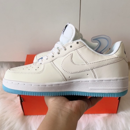 NIKE AIR FORCE 1 07 LX “UV REACTIVE” (đổi màu full)