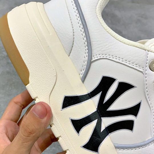 MLB CHUNKY LINER NEW YORK YANKEES WHITE CREAM