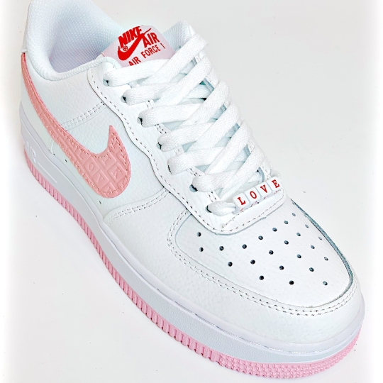 NIKE AIR FORCE 1 LOW VALENTINE DAY 2022