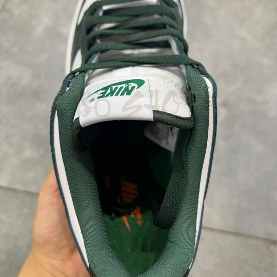 NIKE SB DUNK LOW TEAM GREEN