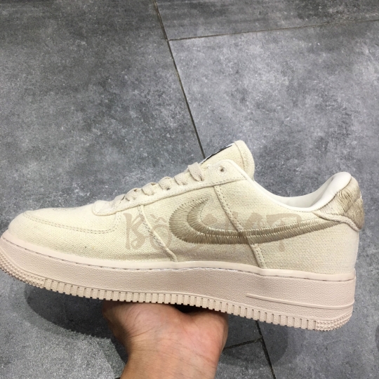 NIKE AIR FORCE 1 LOW STUSSY FOSSIL
