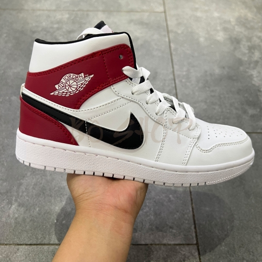 NIKE AIR JORDAN 1 MID WHITE BLACK GYM RED