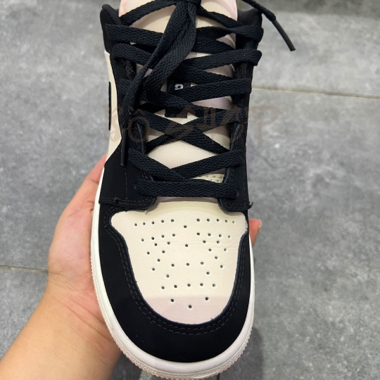 NIKE AIR JORDAN 1 LOW BLACK GUAVA ICE