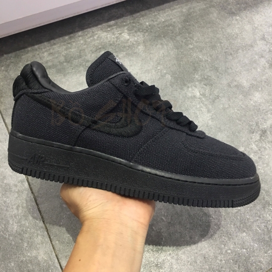 NIKE AIR FORCE 1 LOW STUSSY FOSSIL BLACK