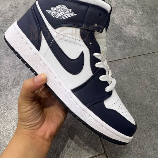 NIKE AIR JORDAN 1 MID WHITE METALLIC GOLD OBSIDIAN