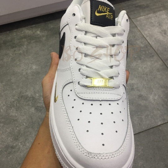 NIKE AIR FORCE 1 WHITE SWOOSH BLACK GOLD