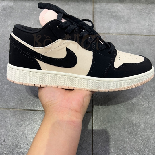 NIKE AIR JORDAN 1 LOW BLACK GUAVA ICE