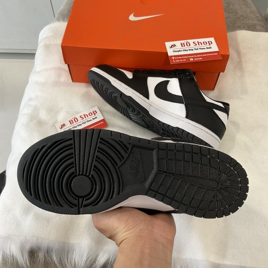 NIKE SB DUNK LOW BLACK WHITE