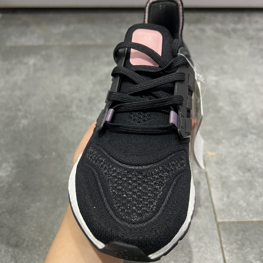 ADIDAS ULTRA BOOST 22 CORE BLACK/LEGACY PURPLE