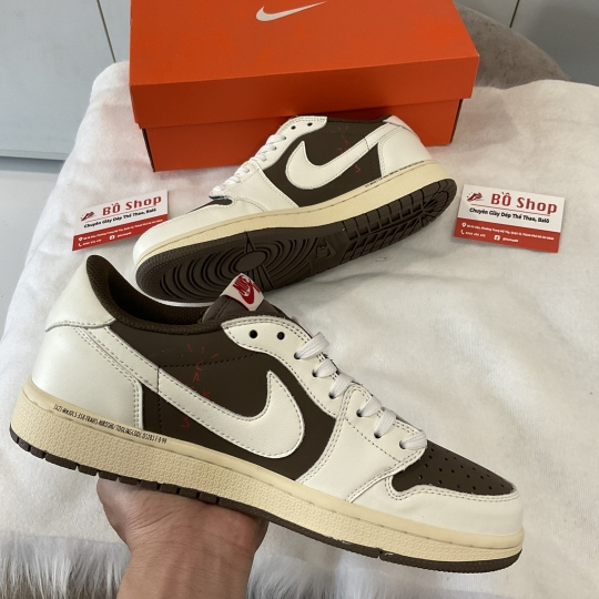 NIKE AIR JORDAN 1 LOW TRAVIS SCOTT 'REVERSE MOCHA'