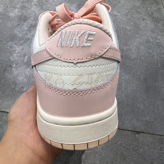 NIKE SB DUNK LOW ORANGE PEARL