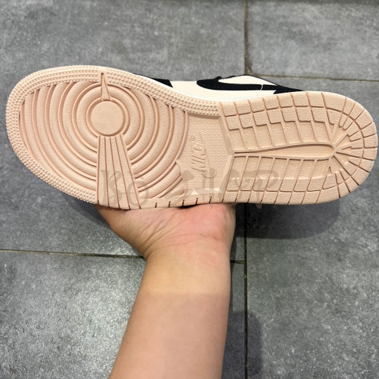 NIKE AIR JORDAN 1 LOW BLACK GUAVA ICE