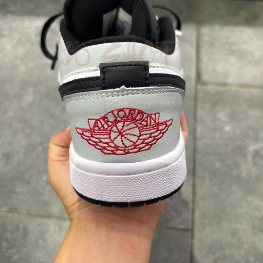 NIKE AIR JORDAN 1 LOW LIGHT SMOKE GREY
