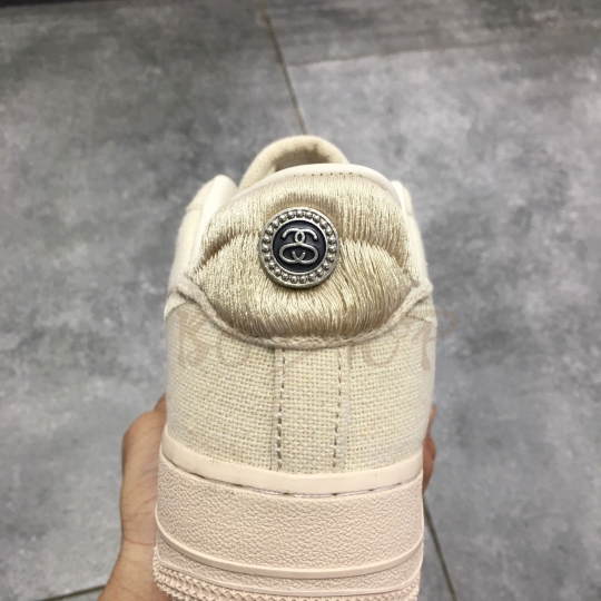 NIKE AIR FORCE 1 LOW STUSSY FOSSIL