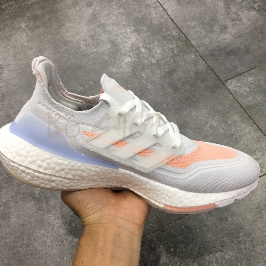 ADIDAS ULTRA BOOST 21 CRYSTAL CLOUD WHITE / GLOW PINK