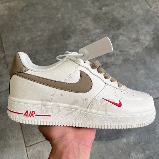 NIKE AIR FORCE 1 LOW WHITE BROWN