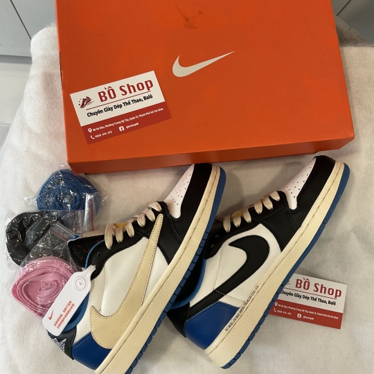 NIKE AIR JORDAN 1 LOW TRAVIS SCOTT X FRAGMENT