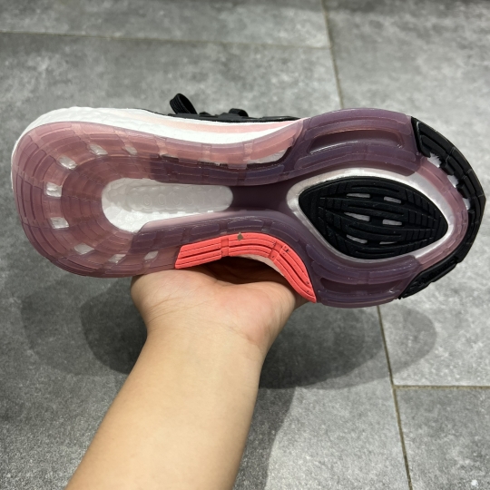 ADIDAS ULTRA BOOST 22 CORE BLACK/LEGACY PURPLE