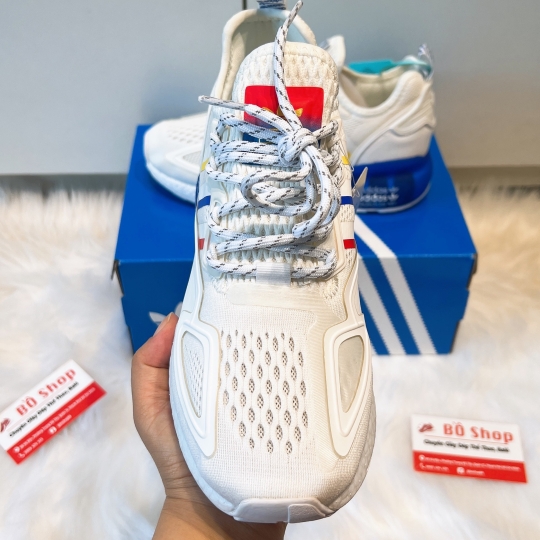ADIDAS ZX 2K BOOST WHITE BLUE RED