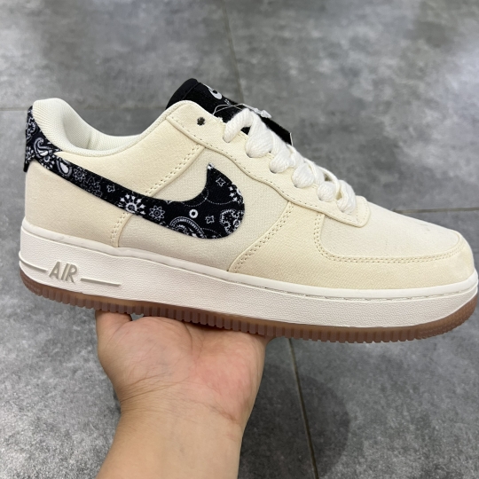 NIKE AIR FORCE 1 LOW PAISLEY SWOOSH