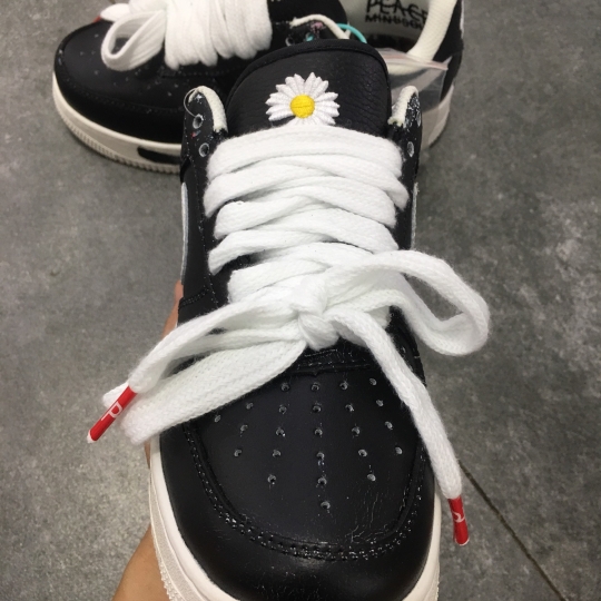 NIKE AIR FORCE 1 X G-DRAGON PARA NOISE