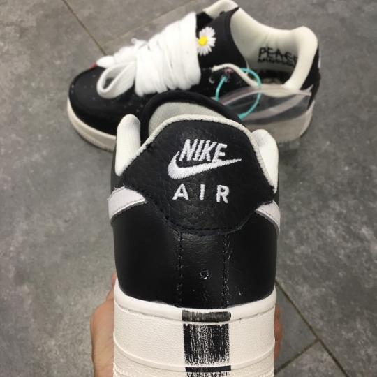 NIKE AIR FORCE 1 X G-DRAGON PARA NOISE