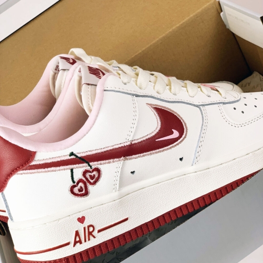 NIKE AIR FORCE 1 LOW VALENTINE'S DAY 2023