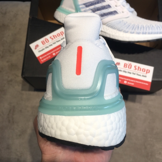 ADIDAS ULTRA BOOST 20 CLOUD WHITE / EASY BLUE