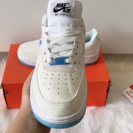 NIKE AIR FORCE 1 07 LX “UV REACTIVE” (đổi màu full)