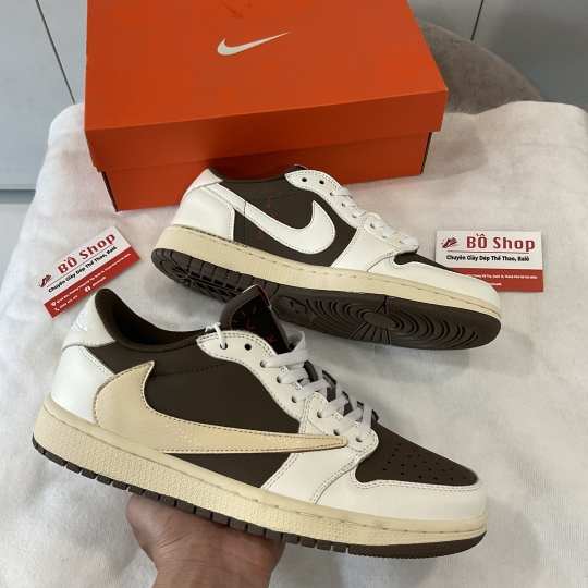 NIKE AIR JORDAN 1 LOW TRAVIS SCOTT 'REVERSE MOCHA'
