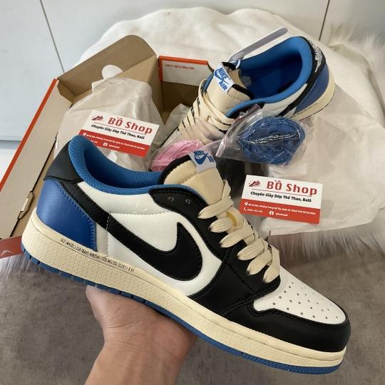 NIKE AIR JORDAN 1 LOW TRAVIS SCOTT X FRAGMENT