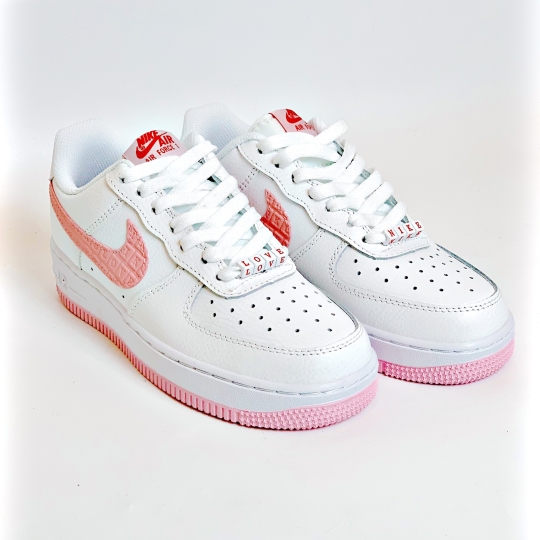 NIKE AIR FORCE 1 LOW VALENTINE DAY 2022