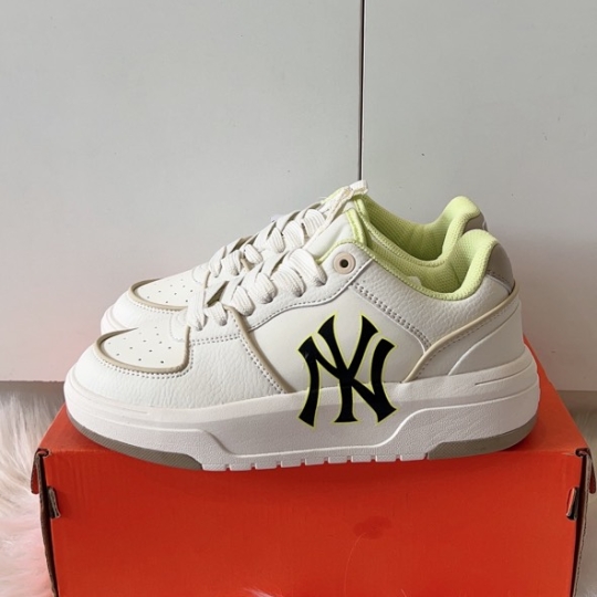MLB CHUNKY LINER NEW YORK YANKEES BEIGE
