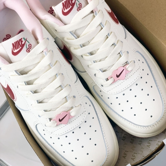NIKE AIR FORCE 1 LOW VALENTINE'S DAY 2023