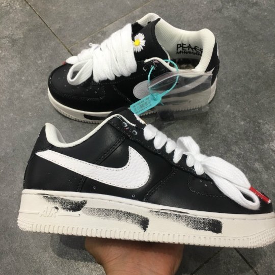 NIKE AIR FORCE 1 X G-DRAGON PARA NOISE