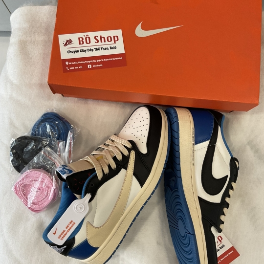 NIKE AIR JORDAN 1 LOW TRAVIS SCOTT X FRAGMENT