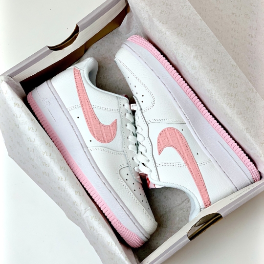 NIKE AIR FORCE 1 LOW VALENTINE DAY 2022