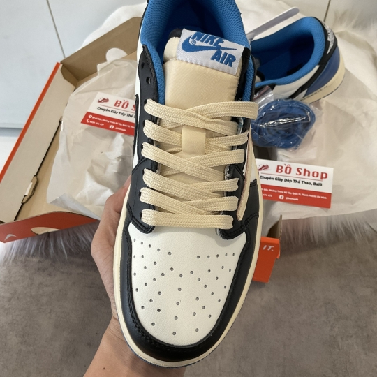 NIKE AIR JORDAN 1 LOW TRAVIS SCOTT X FRAGMENT