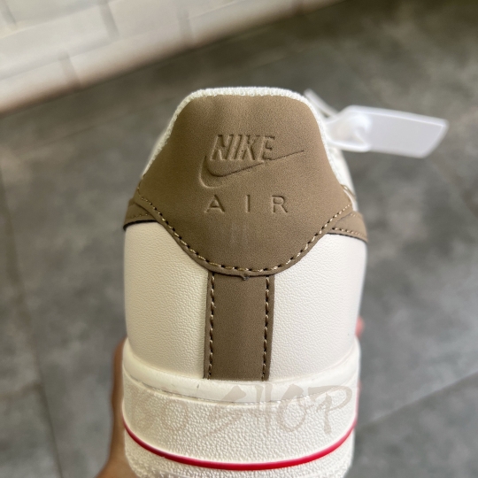 NIKE AIR FORCE 1 LOW WHITE BROWN
