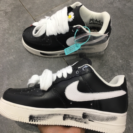NIKE AIR FORCE 1 X G-DRAGON PARA NOISE